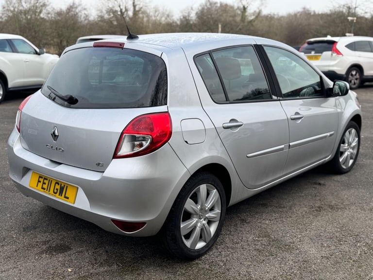 2011 Renault Clio 1.5 dCi Privilege TomTom Euro 5 5dr HATCHBACK Diesel Manual