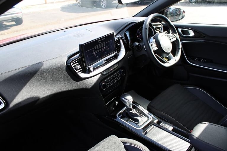 2025 Kia Ceed 1.5 T Gdi Gt Line Hatchback 5dr Petrol Dct Euro 6 (s/s) (138 Bhp) HATCHBACK Petrol ...