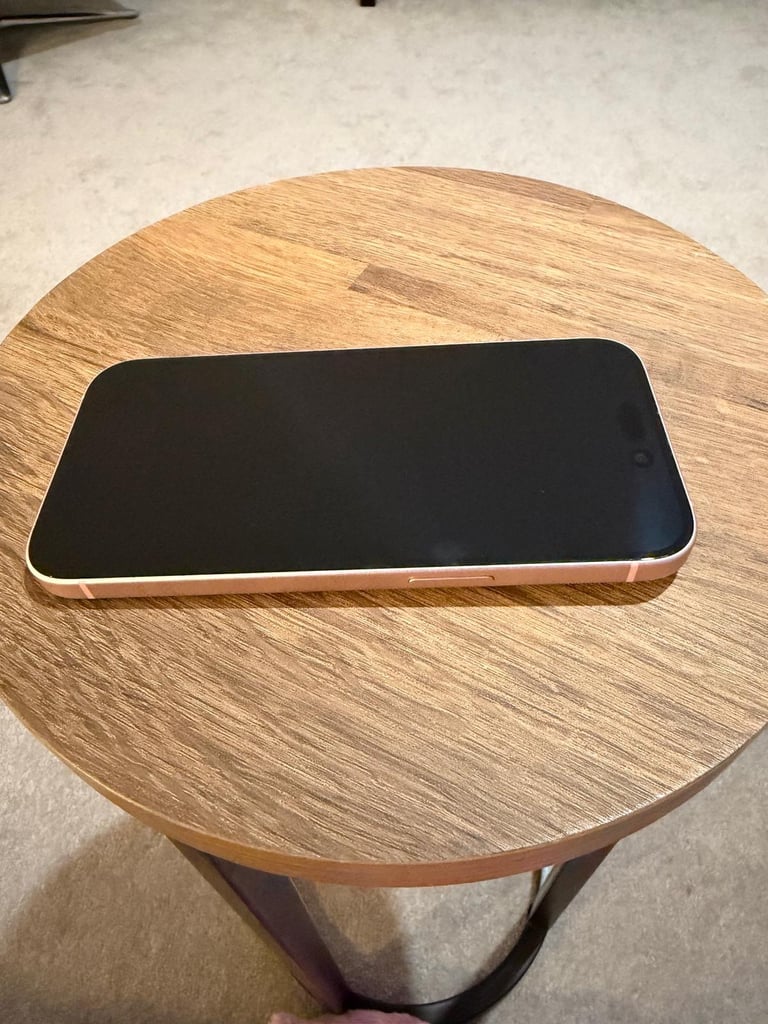 iPhone 15 pink 128GB