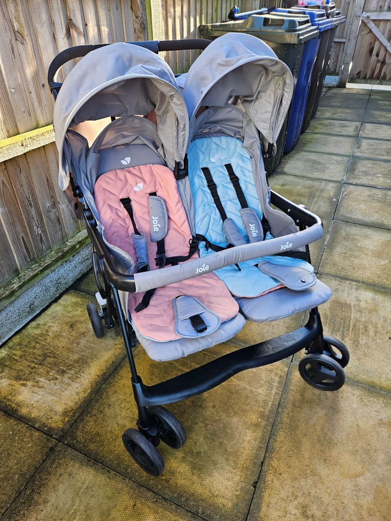 Jole' Double Push Chair. In Very Good Condition!
