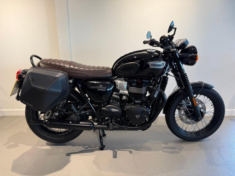 2019 TRIUMPH BONNEVILLE T100 BLACK, '19 Plate with 8504 miles