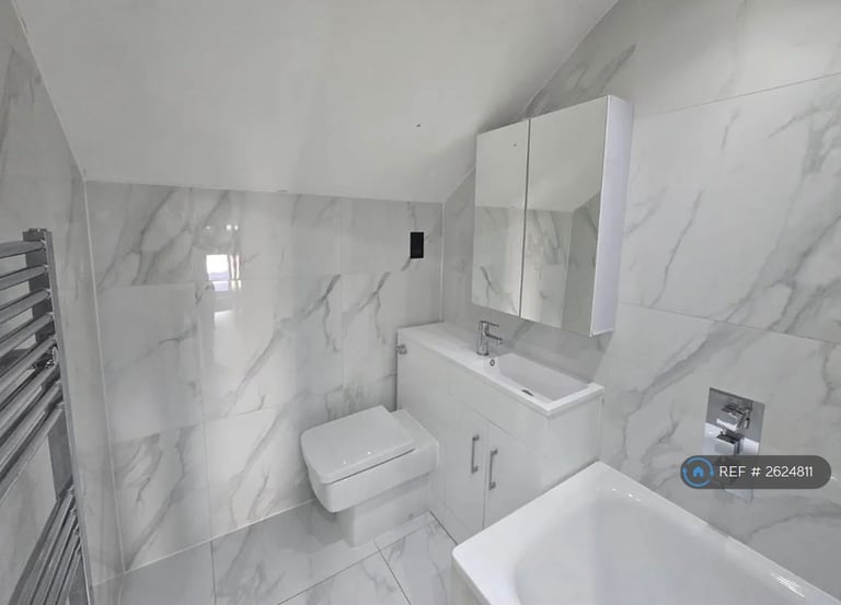 3 bedroom flat in Langthorne Road, London, E11 (3 bed) (#2624811)