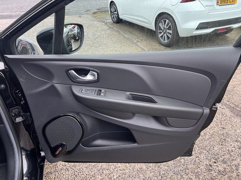  Renault Clio 1.5 dCi [90 Play Hatchback Diesel Manual