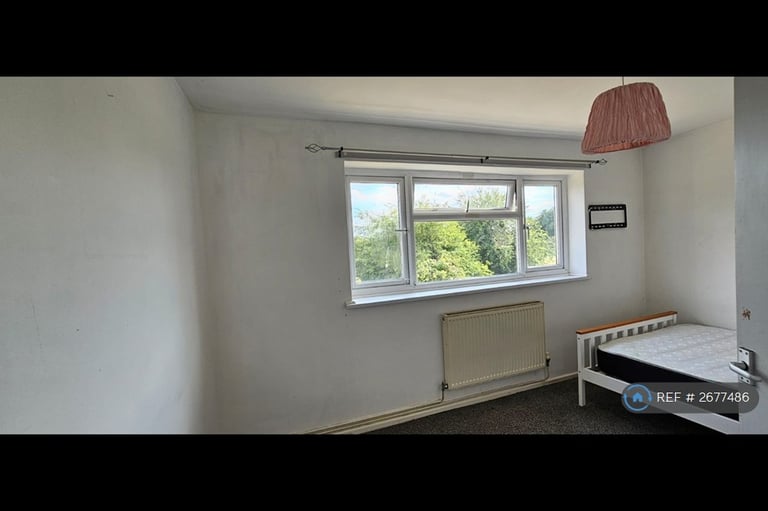 1 bedroom flat in Whitehall Court, Retford, DN22 (1 bed) (#2677486)