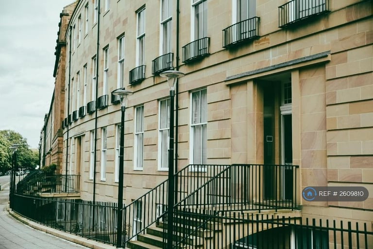 2 bedroom flat in Fettes Row, Edinburgh, EH3 (2 bed) (#2609810)