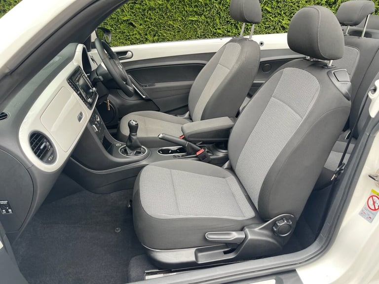 2013 Volkswagen Beetle 1.6 TDI BlueMotion Tech Design 2dr CONVERTIBLE DIESEL Manual