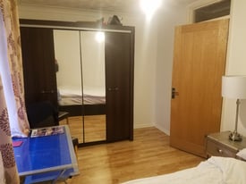 image for Double size room furnished/Especially convenient for Greenwich Uni student