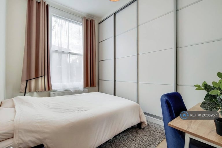 1 bedroom flat in Belgrave Gardens, London, NW8 (1 bed) (#2656967)