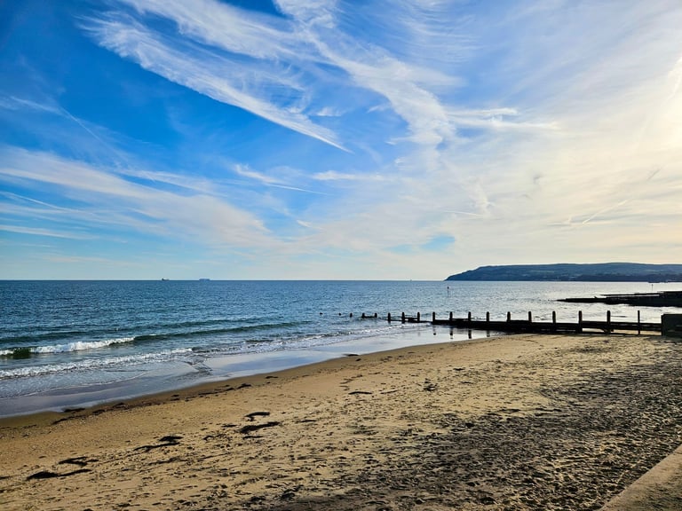 Cheap static caravan for sale at Whitecliff Bay, Isle of Wight PO35 5PL Beach access