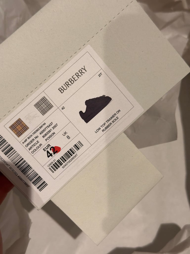 Burberry low top trainer on rubber sole