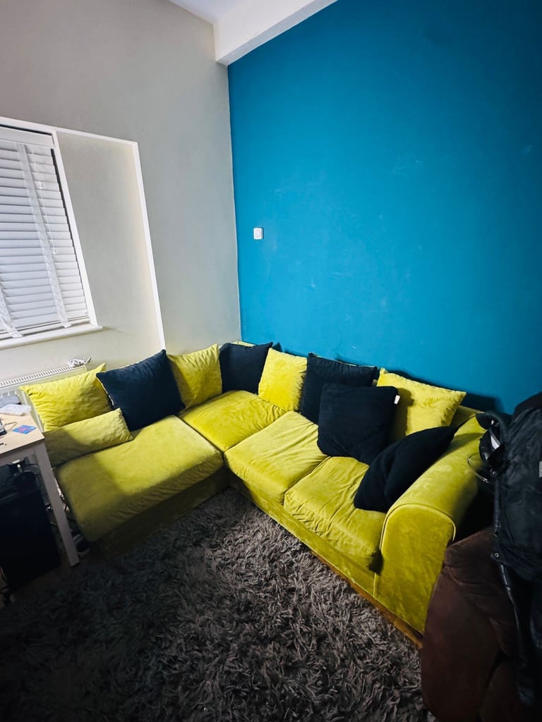 L shape Corner Sofa (I can bring it for you)