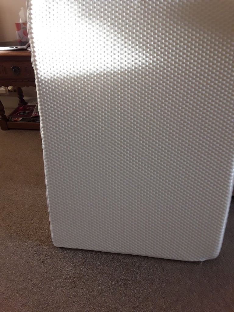 image for Wedge shaped pillow 