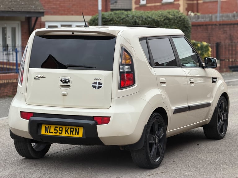 Kia, SOUL, Hatchback, 2010, Manual, 1582 (cc), 5 doors