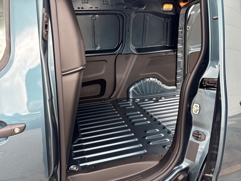 2025 Peugeot Partner 1.5 BlueHDi 100 Professional Van Van Diesel Manual