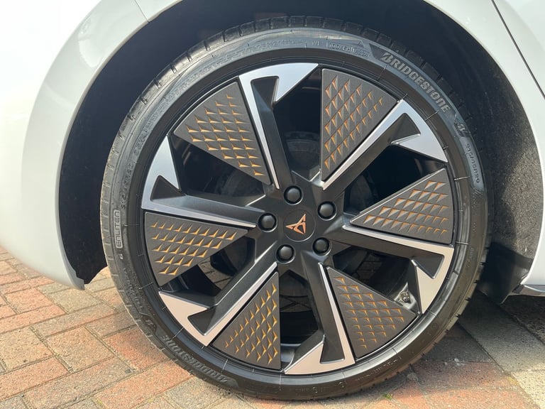  Cupra Born E Boost 59kwh V3 Hatchback 5dr Electric Auto 230 Ps Electric
