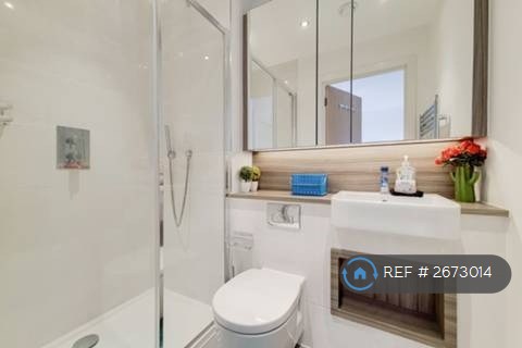 2 bedroom flat in Lyon Road, Harrow, HA1 (2 bed) (#2673014)