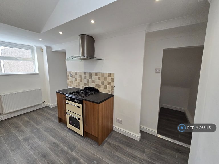 3 bedroom house in Rhosnewydd Terrace, Blackwood, NP12 (3 bed) (#2651115)