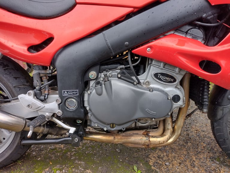 2001 Y. Triumph Sprint RS 955i Sprint RS. ORANGE. 22K, NEW MOT VGC. 3 KEYS. HEATED GRIPS.