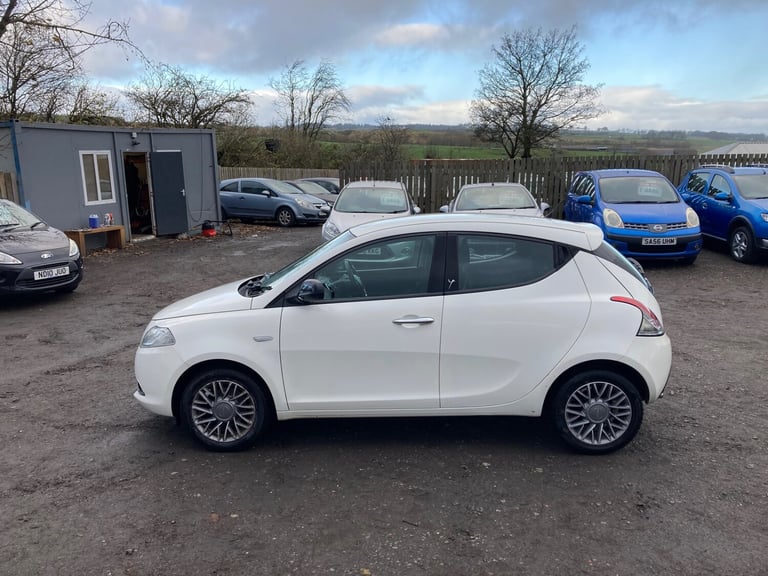2012 Chrysler Ypsilon 1.2 SE 5dr HATCHBACK Petrol Manual