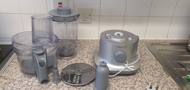 Kenwood FP980 Food Processor - Excellent Condition