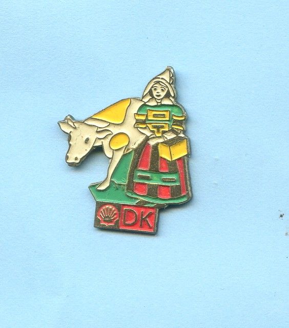 essence gasoline shell pin badge ph520