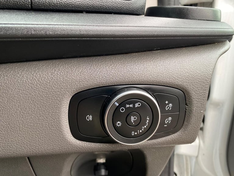 2018 Ford Transit Custom 2.0 300 EcoBlue Panel Van 5dr Diesel Manual L2 H1 Euro 6 (105 ps) PANEL ...