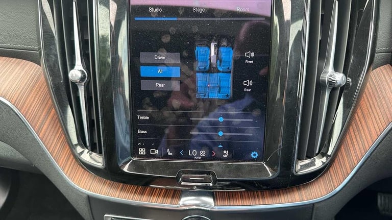 2024 Volvo XC60 2.0 T8 [455] RC PHEV Ultimate Dark 5dr AWD Gtron ESTATE PETROL/ELECTRIC Automatic