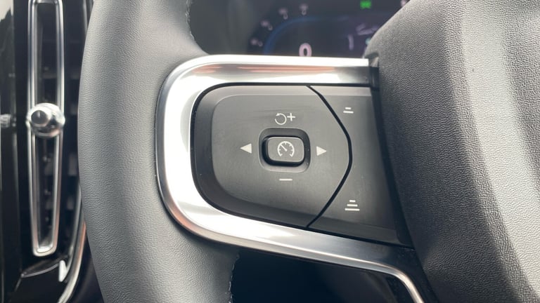 2024 Volvo XC40 2.0 B4P Plus Dark 5dr Auto Petrol Estate Estate Petrol Automatic