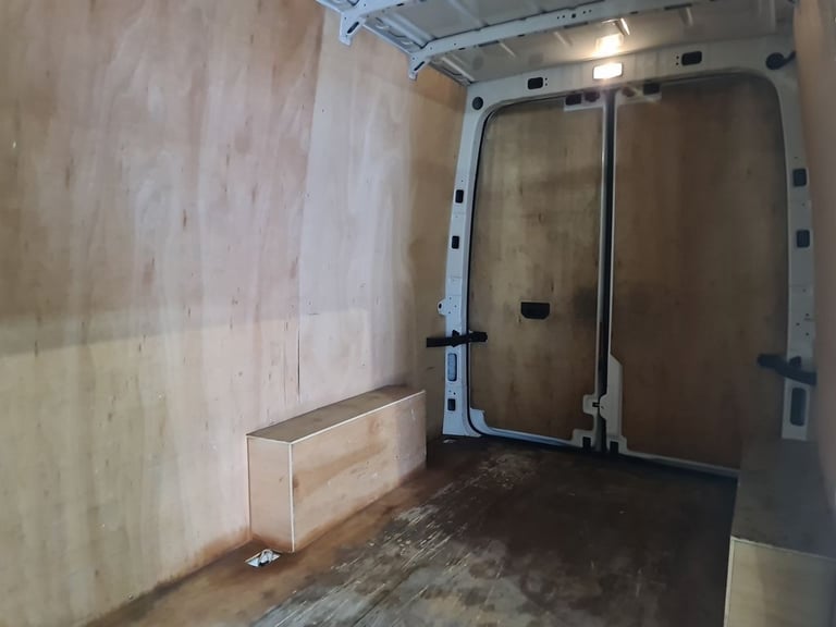 VOLKSWAGEN CRAFTER 2.0 TDI CR30 STARTLINE P/V FWD H/R 102 BHP MWB DIESEL