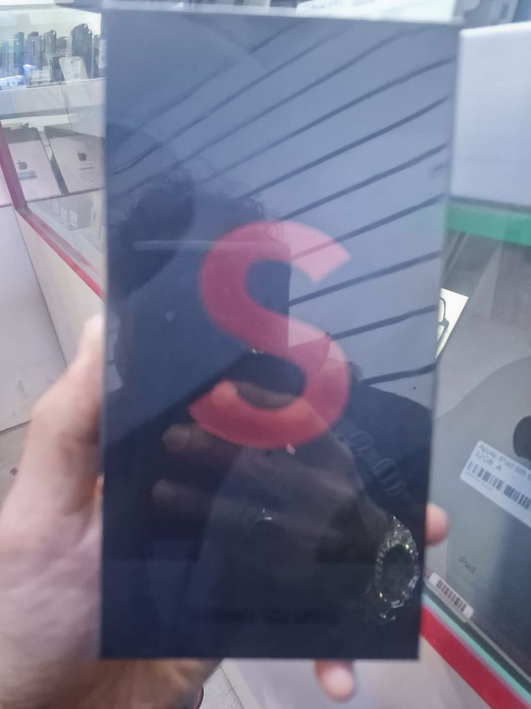 SAMSUNG GALAXY S22 ULTRA 5G 128GB BLACK &BURGUNDY SEALED PACK