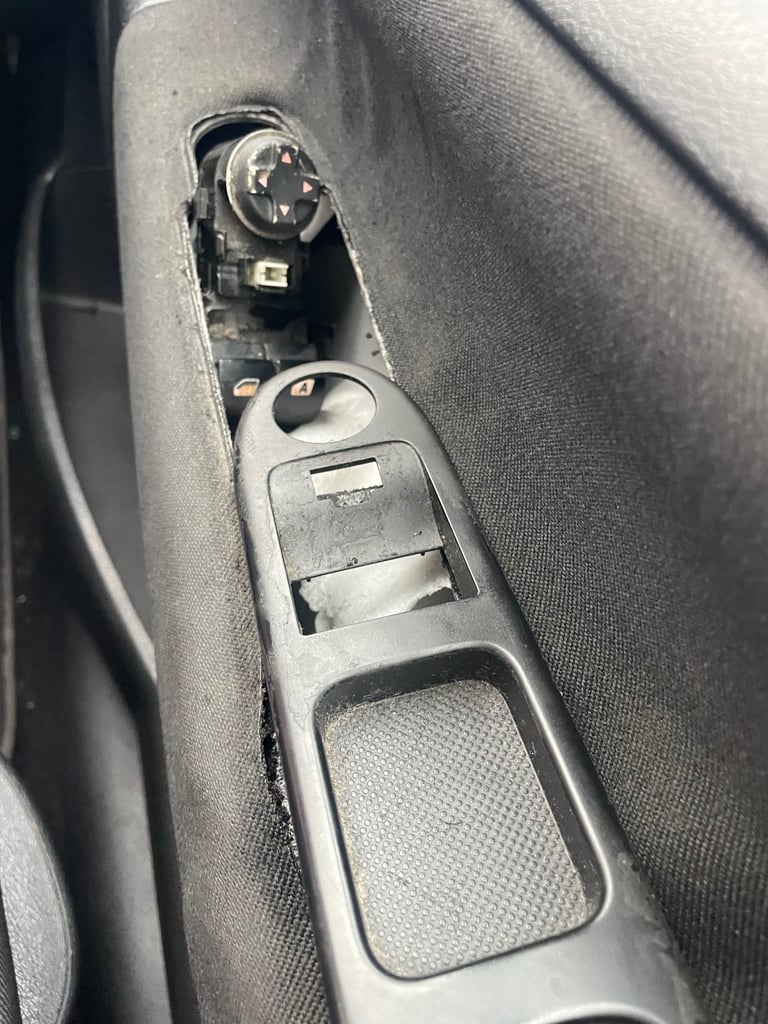 Peugeot, 207, Hatchback, 2008, Manual, 1398 (cc), 3 doors