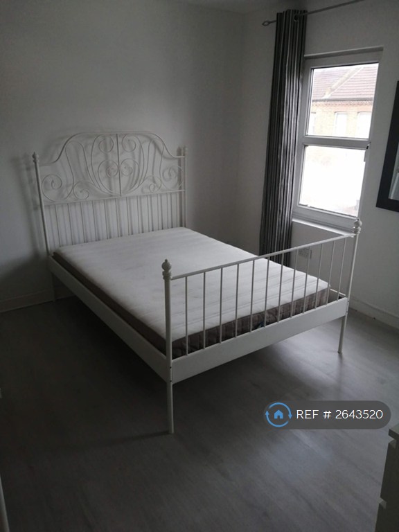 Studio flat in Bristow Road, Hounslow, TW3 (#2643520)