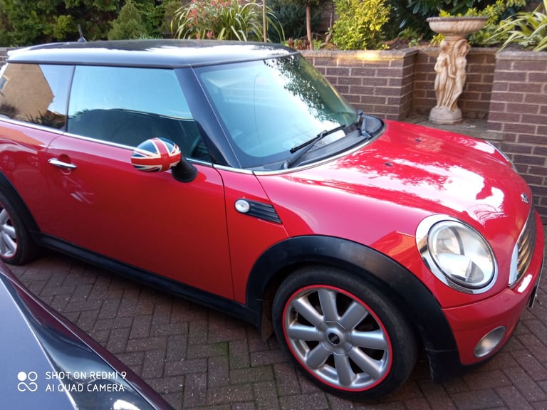 image for Mini Cooper spares or repair runs needs MOT