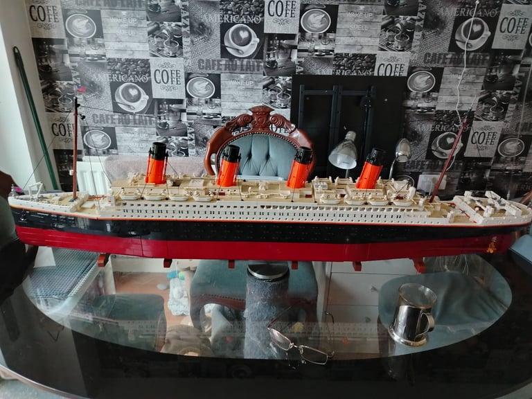 Titanic building blocks with instructions book