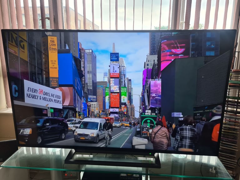 TOSHIBA 65 INCH SMART 4K UHD HDR LED FIRE TV WITH WIFI, FREEVIEW & FREESAT HD 