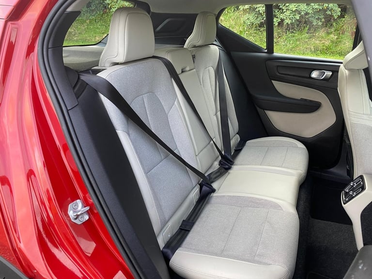 2018 Volvo XC40 2.0 D3 Momentum SUV 5dr Diesel Auto Euro 6 150BHP