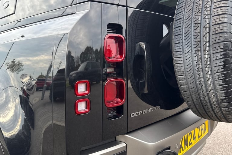 2024 Land Rover Defender 110 3.0 D300 110 X-Dynamic HSE 5dr SUV DIESEL Automatic