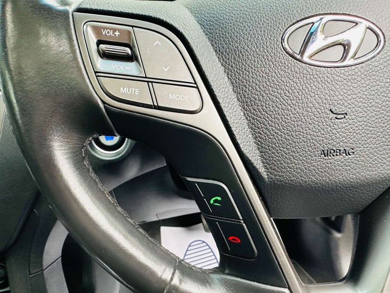 2016 Hyundai Santa Fe 2.2 Santa Fe Premium SE Blue Drive CRDi Auto 4WD 5dr SUV Diesel Automatic