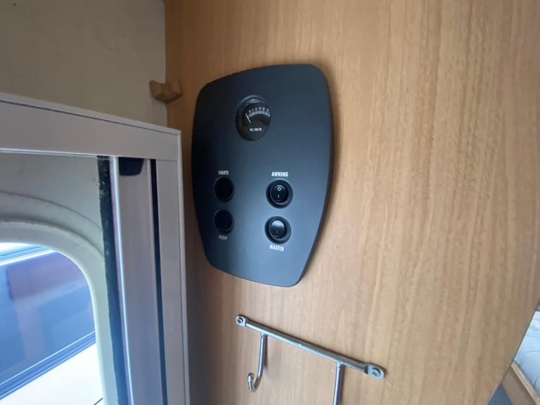 ELDDIS MAJESTIC 506 - 2013 - 4/5 BERTH - FIXED BED - TRADE SALE BARGAIN 