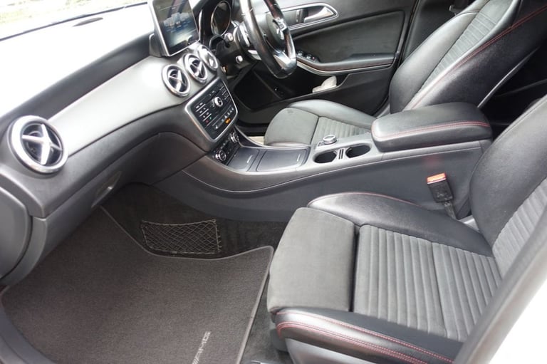 2016 Mercedes-Benz GLA GLA 200d AMG Line 5dr Auto [Executive] ESTATE DIESEL Automatic
