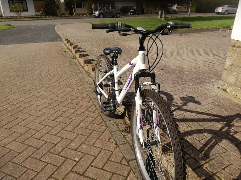 Apollo Elusion girls/ladies bike