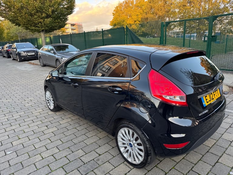 2012 Ford Fiesta 1.4 Titanium 5dr Auto HATCHBACK Petrol Automatic