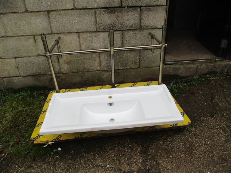 Brushed Gold Wash Stand With Traditional Ceramic Sink