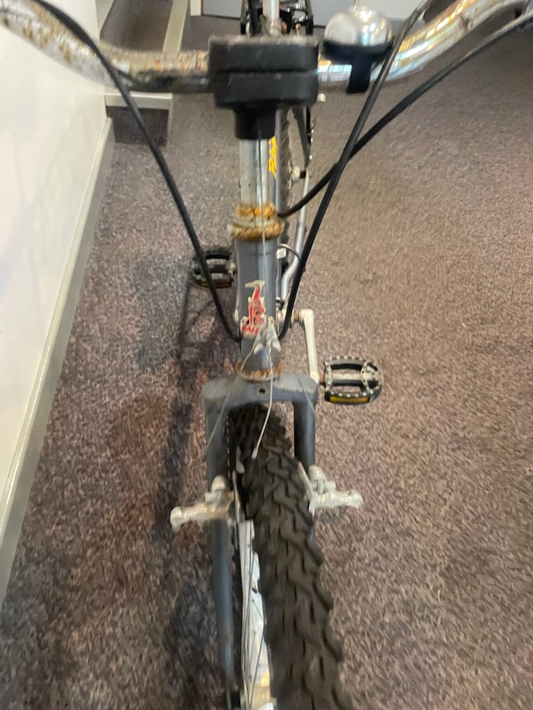 vintage 1980’s  Raleigh Maverick bike