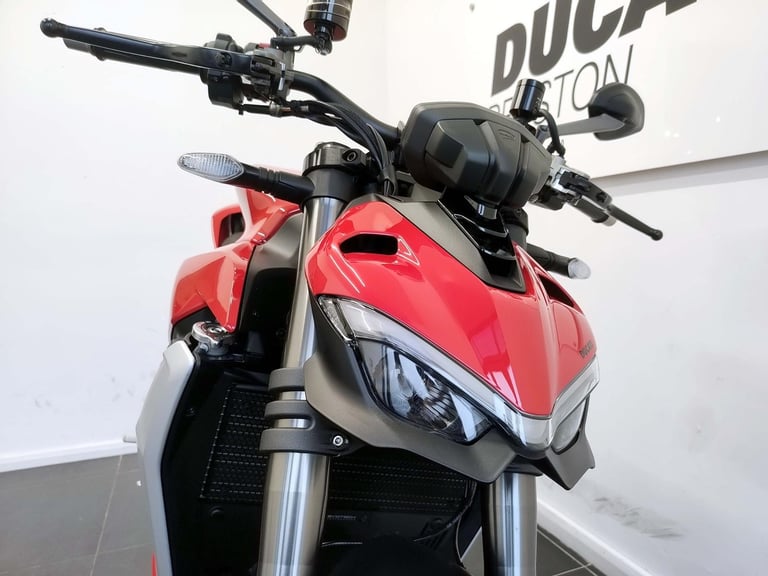 2024 Ducati Streetfighter V2 Red 559 Miles | £196 Dep & £196 pcm 7.9% APR