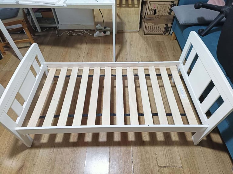 John Lewis' Boris Toddler Bed, White colour (90% new) £30