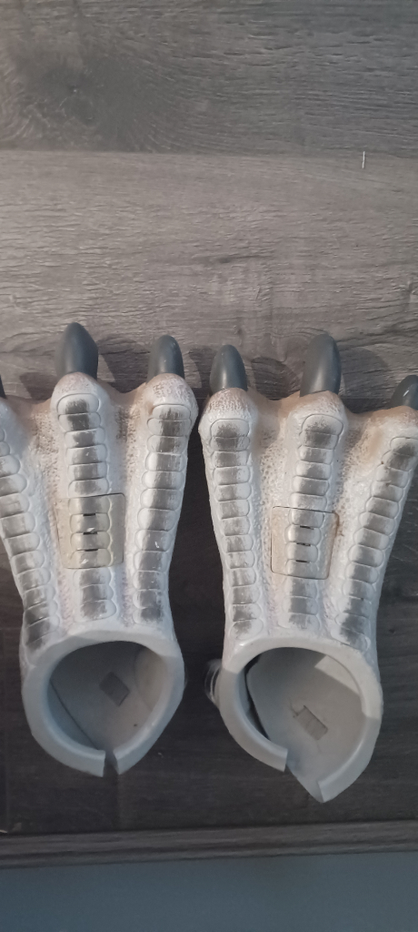 Roaring dinosaur feet