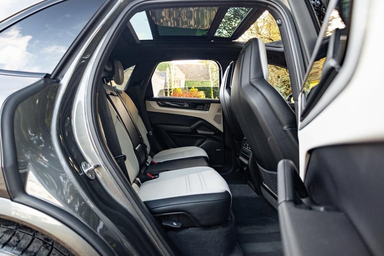 2023 Porsche Cayenne 3.0 V6 E-Hybrid 25.9kWh TiptronicS 4WD Euro 6 (s/s) 5dr ESTATE Petrol/Electr...