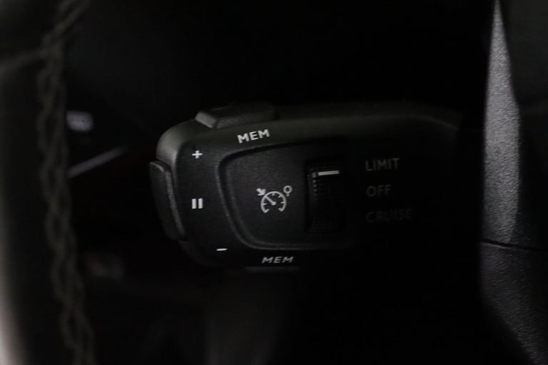 2022 DS Automobiles DS 3 Crossback 1.2 PureTech Bastille Crossback Euro 6 (s/s) 5dr HATCHBACK Pet...