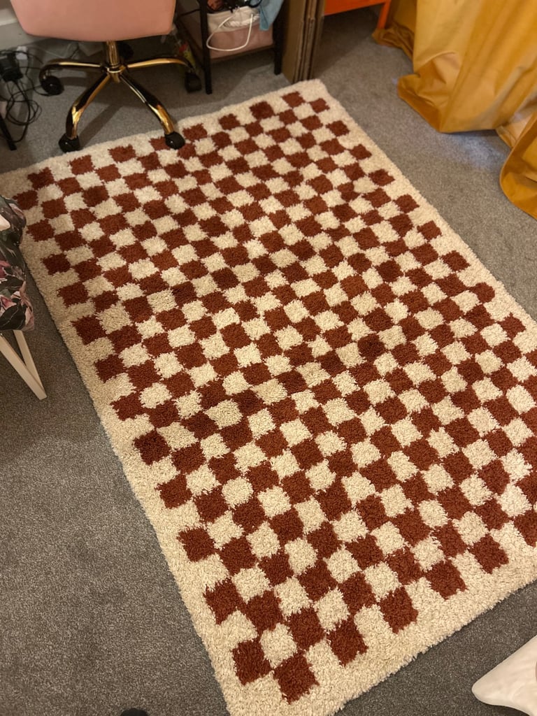 Checkered rug for collection only 